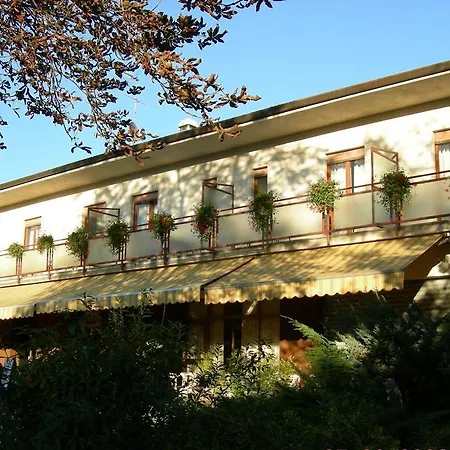 Hotel La Genzianella 2*